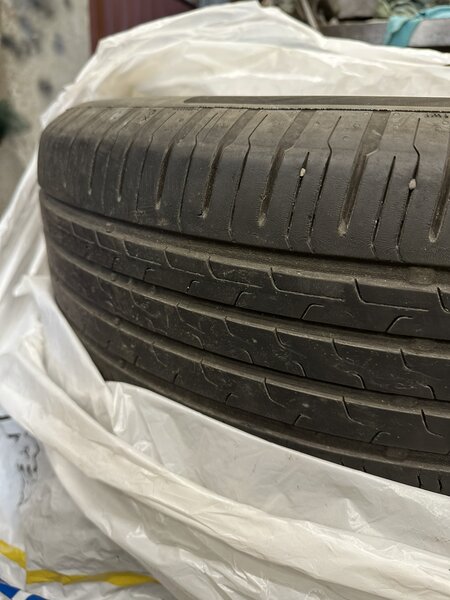 Anvelope vara Continental 215/65/R16 98H